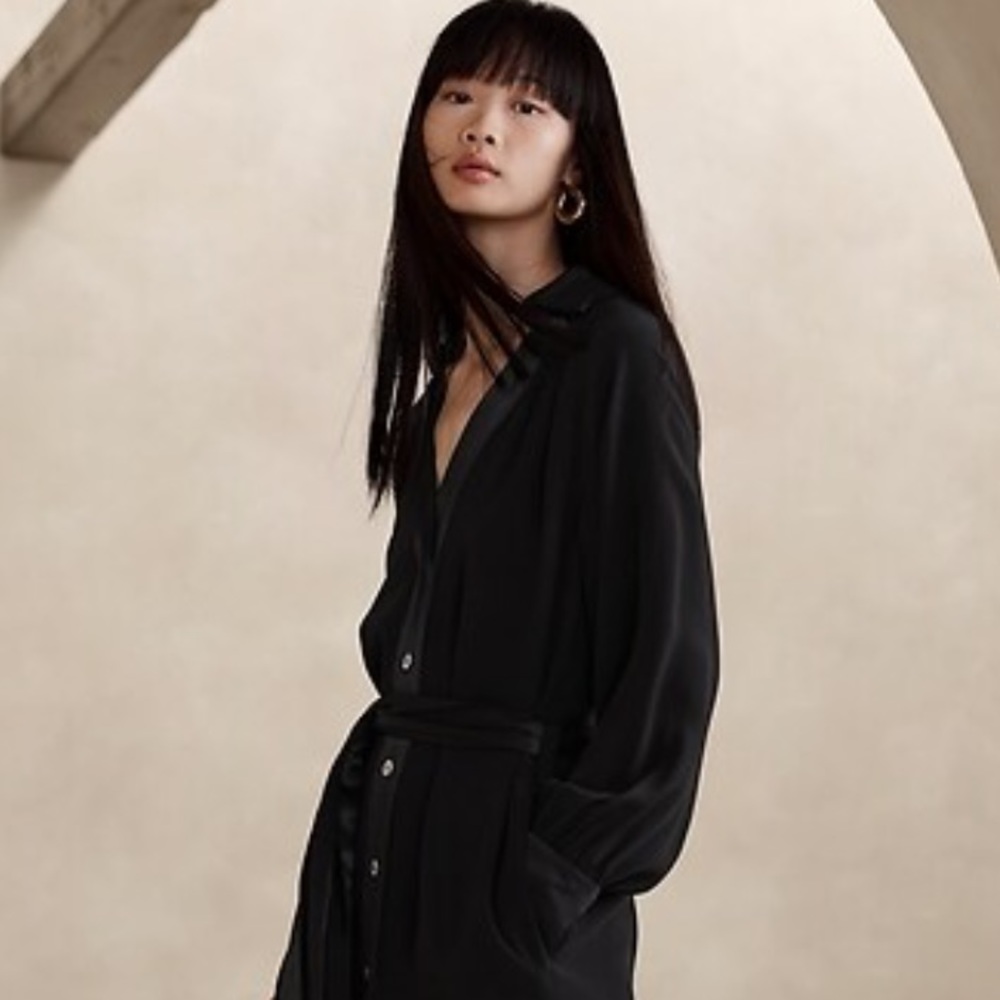 Classic! BANANA REPUBLIC Crepe/Satin Shirtdress, Black, Size Medium - Picture 3 of 7
